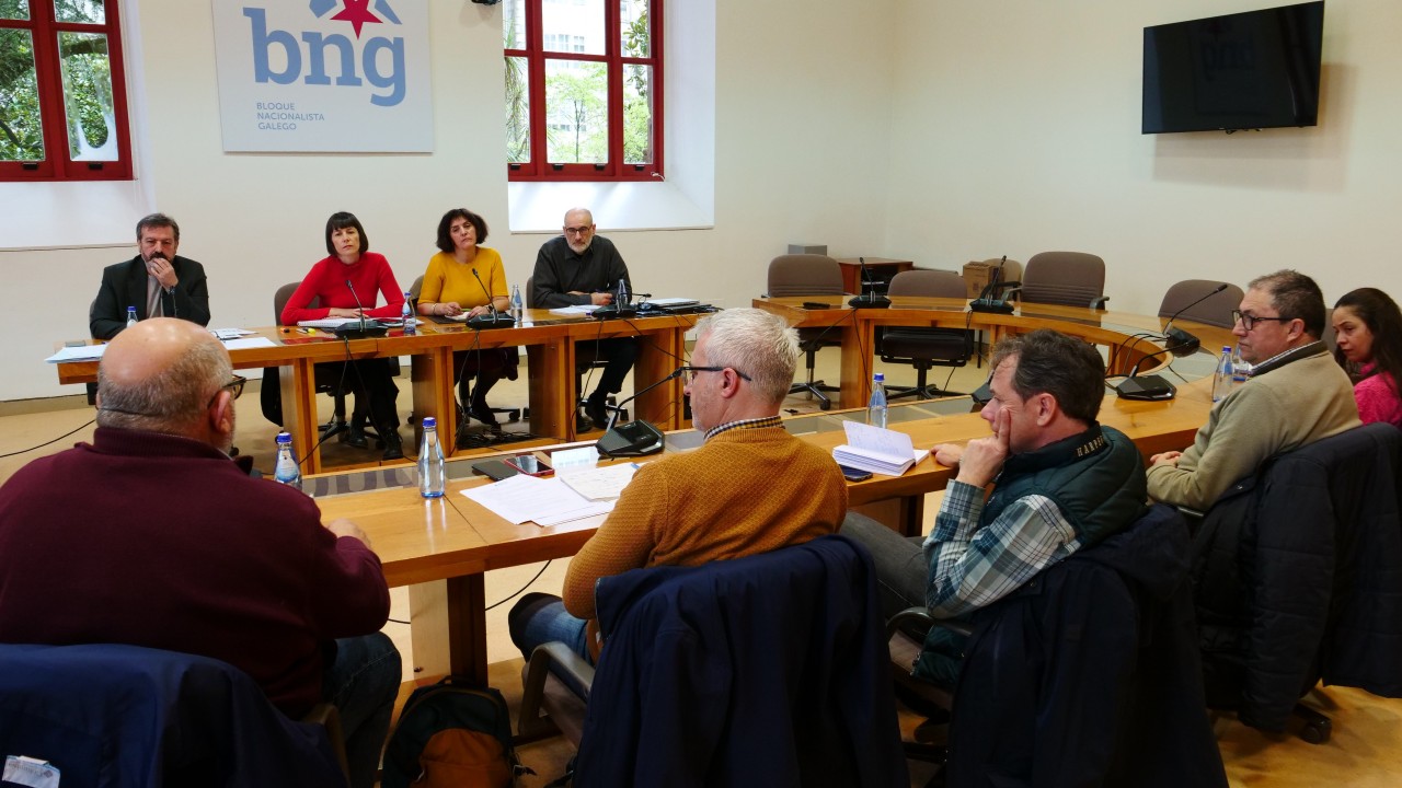 Reunión_con_axentes_monte_e_forestal.jpg