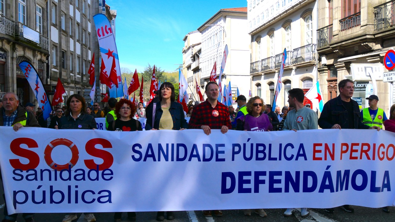 Ana_Pontón_na_manifestación_sanidade.jpg